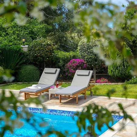 Emilia Villa Argaka